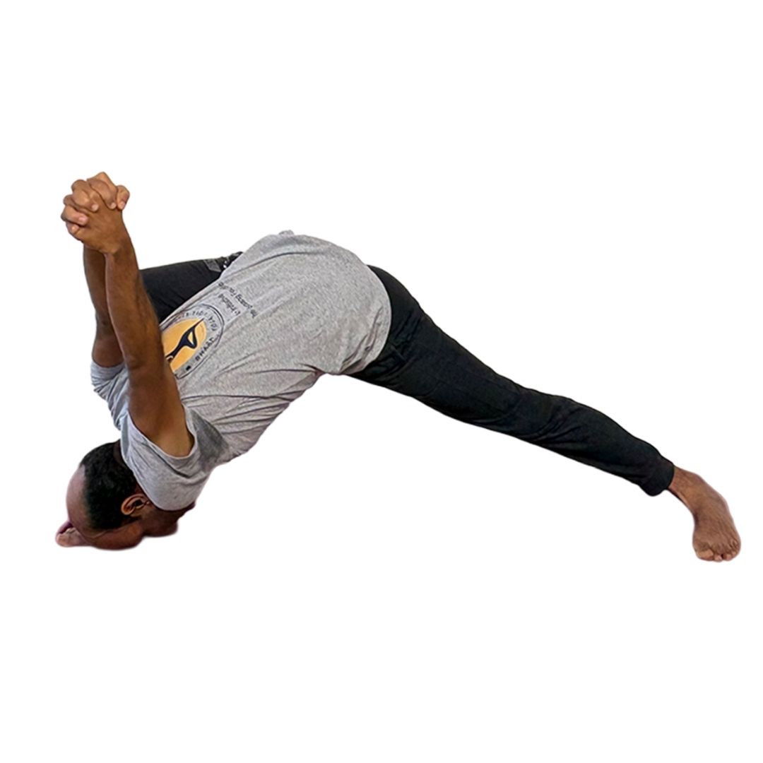 13. Virabhadrasana D
