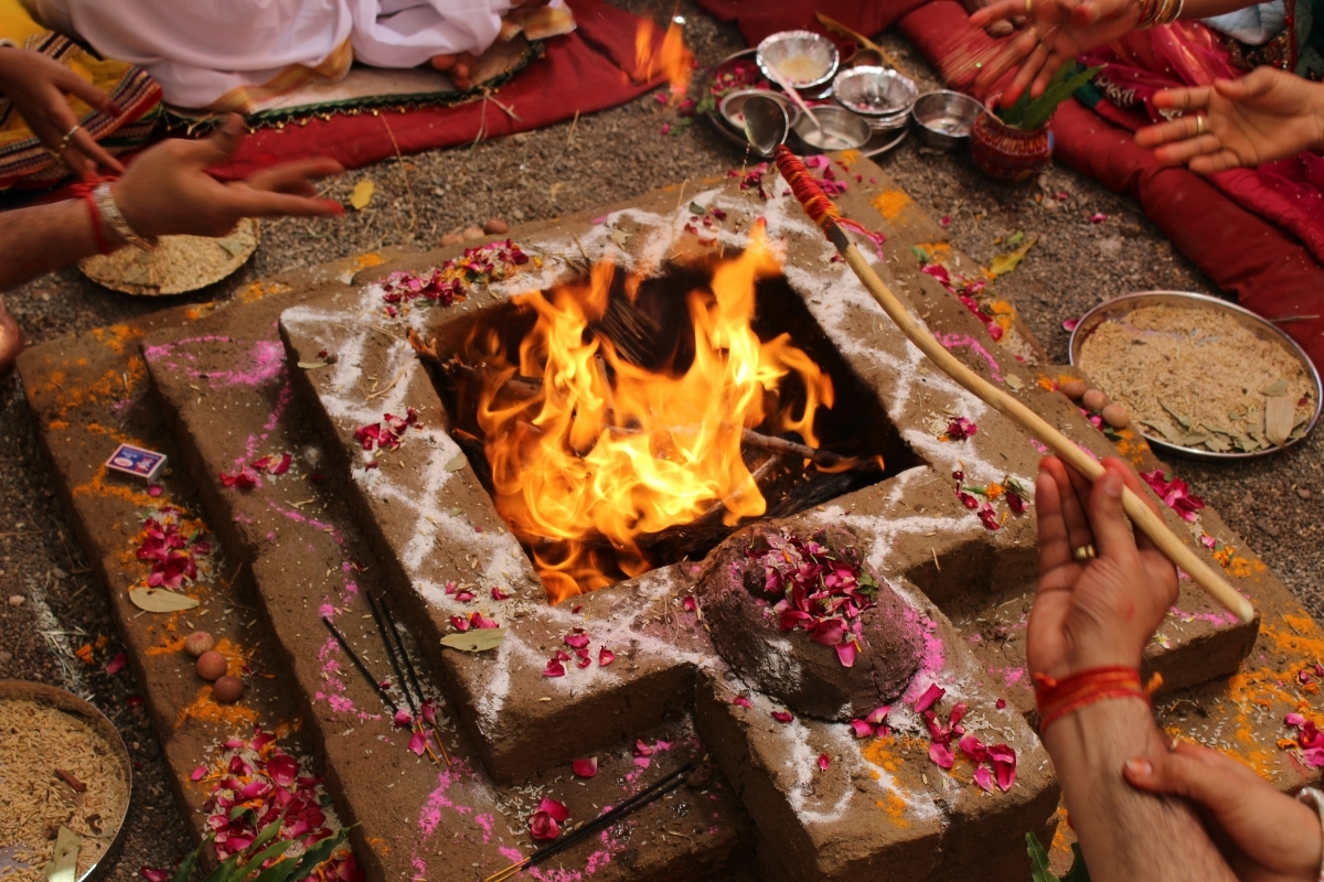 BYK-YogaVidya-Devotion-Feb